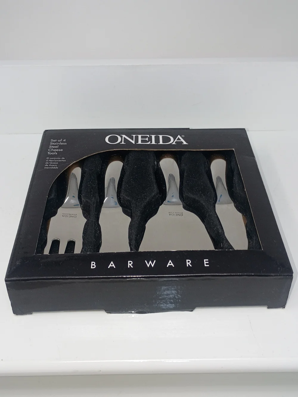 Oneida Stainless Steel 4-Piece Cheese Tool Set - Silver